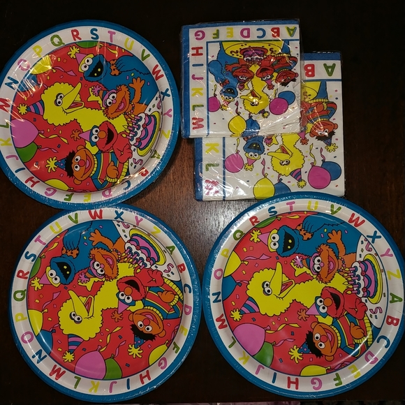 New Sesame Street ABC Party Plates & Napkins - Picture 1 of 7